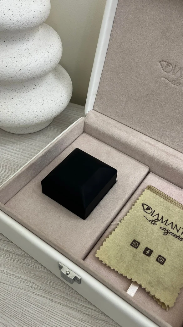 Presentación de cofres y cajas con luz LED, fotografía 4